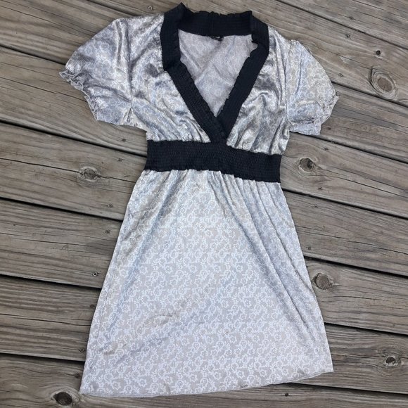 Vintage Guess Dress Retro 90s Romamtic Flirty Puff Sleeves Plunging V Neck - Picture 8 of 10